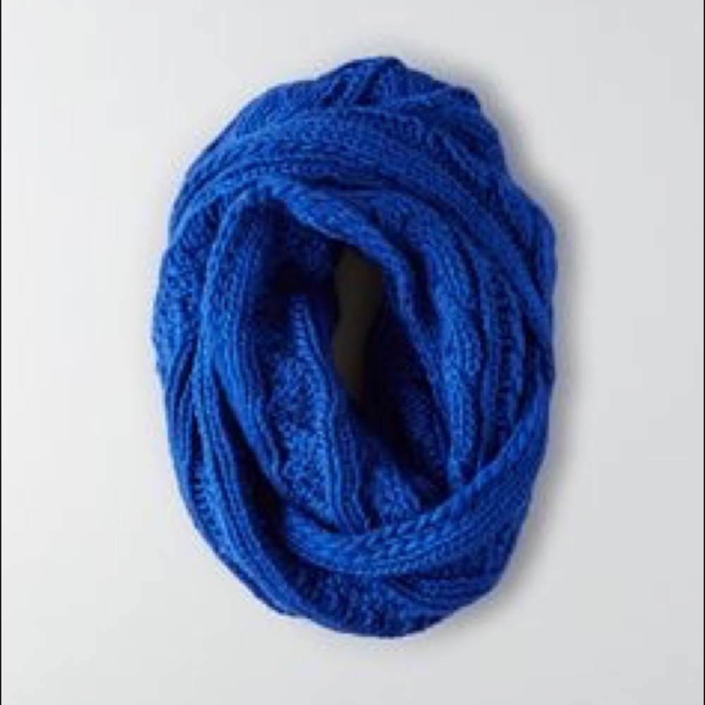 American Eagle Blue Chunky Ribbed Infinity Scarf